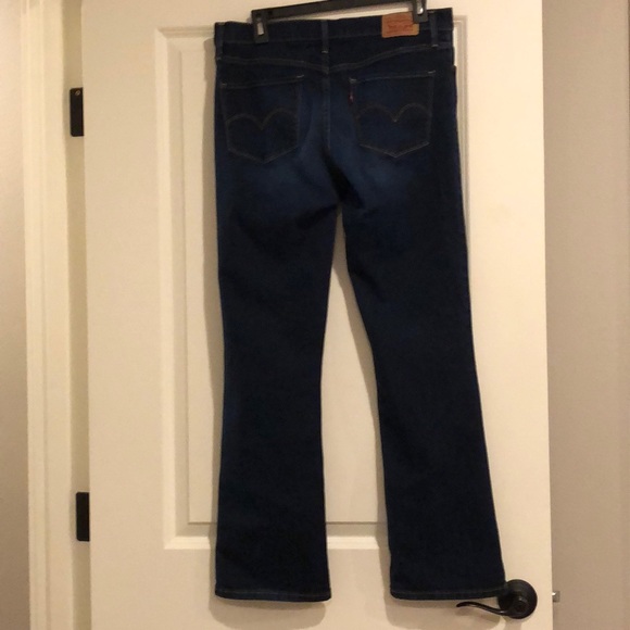 Women’s Levi Strauss Stonewashed Dark Blue Jeans - Picture 2 of 7